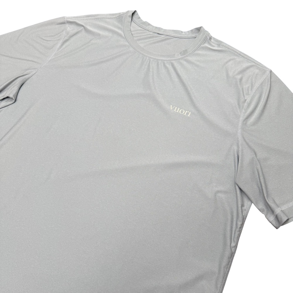 Vuori Uluwatu Tee Mens XXL Light Grey Short Sleeve Performance Shirt V189